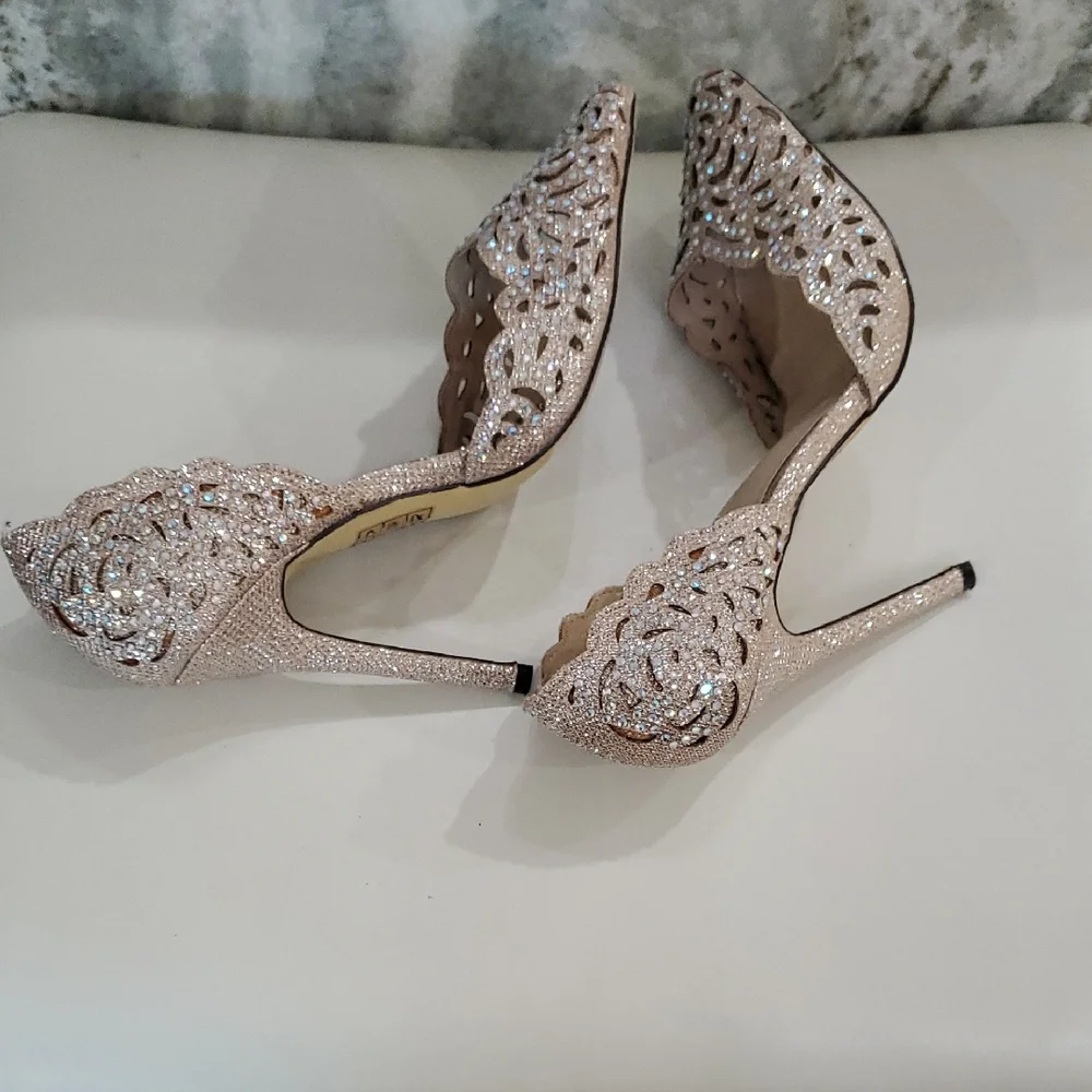Celeste Gold Heels with Elegant Laser-Cut Design Sz 7 Wedding Graduation. - Picture 5 of 16